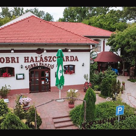Sobri Halaszcsarda Es Panzio 包姚 外观 照片